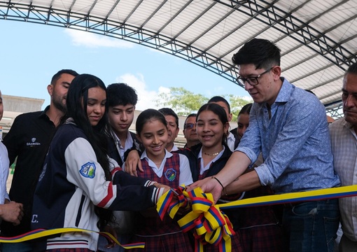 Corte de cinta obras Pitalito