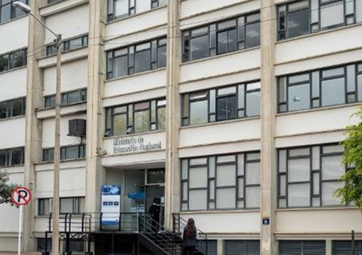 Fachada del Ministerio de Educación