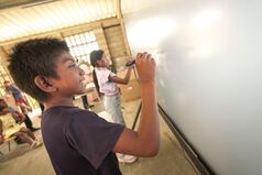 Con una inversión de $2,3 billones Gobierno Nacional garantiza educación y alimentación a niños de La Guajira