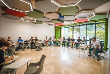 Con el pte. @petrogustavo entregamos nuevo edificio del Instituto de Lenguas de la  @UIS  #PetroCumple