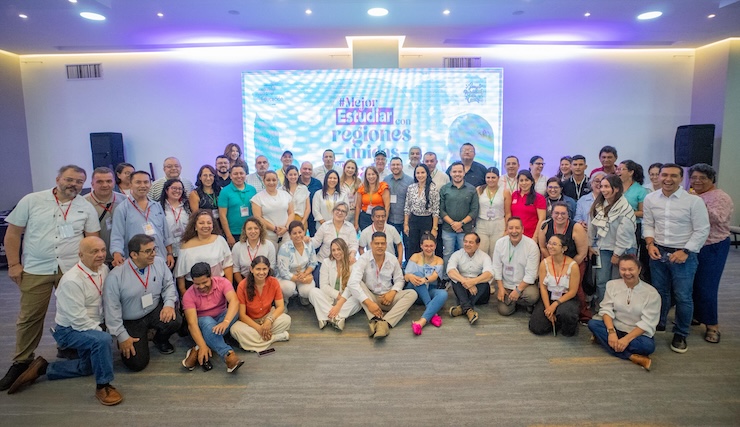 Foto grupal de los secretarios de la region andina