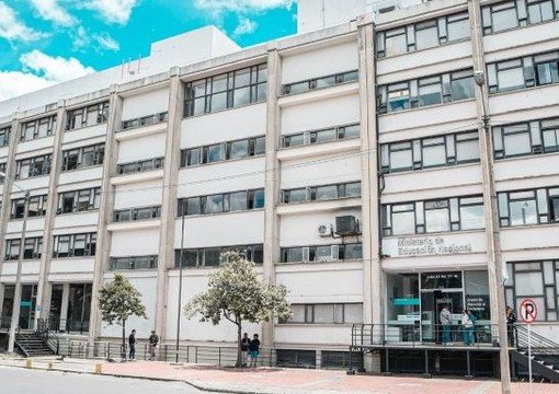 Fachada Ministerio de Educación