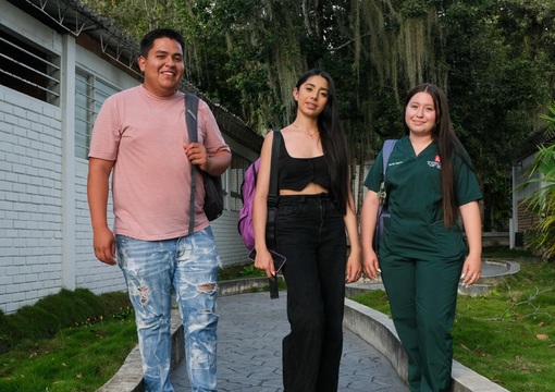 Estudiantes del PTIES