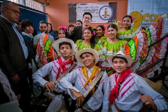 Daniel Rojas acompaña la apertura del IX Congreso Nacional de Estudiantes de Secundaria en el Instituto Pedagógico Nacional