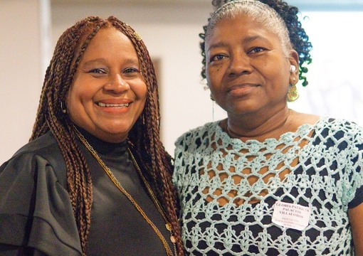 mujeres afro en reunion sobre la construicion de la etnoeducacion
