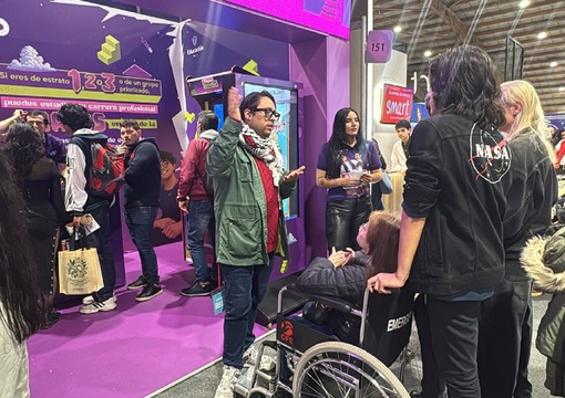 Viceministro de Educación Superior explicando la Política