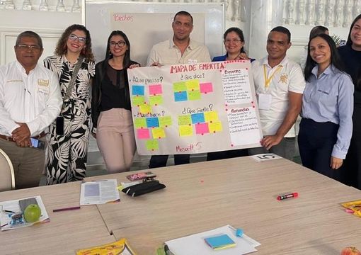 Participantes en la mesa de trabajo