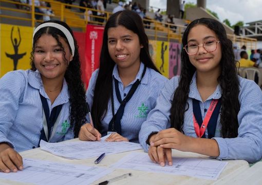 Tres niñas estudiantes en Valledupar