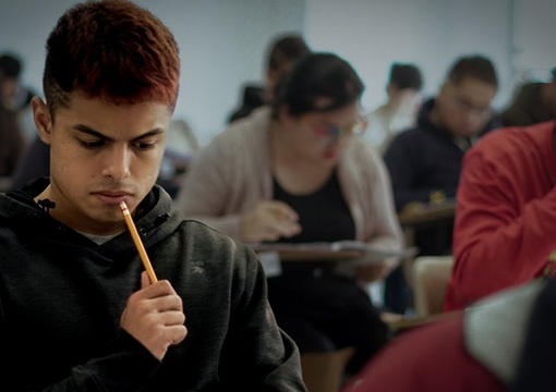 Estudiante presentando prueba