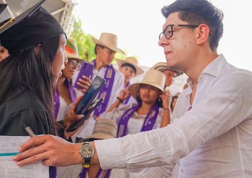 ministro de educacion saluda a estudiantes de la guajira