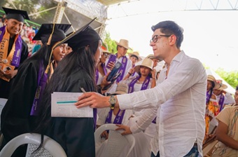 El país gradúa a 871 jóvenes de zonas rurales dispersas, gracias a la estrategia de educación media rural