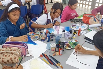 Colombia oficializa la Ley Artes al Aula para llevar la creación a todas las escuelas