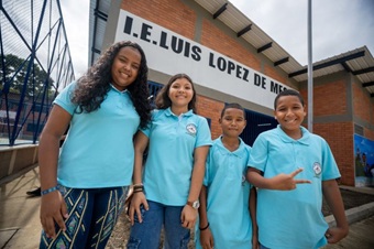 Gobierno entregó obras de renovación del colegio Luis López de Mesa en Bahía Solano