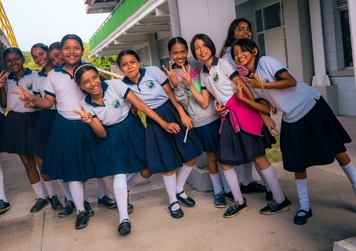 Niños beneficiarios de la estrategia Educación superior en tu colegio del Ministerio de Educación Nacional