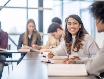 Icetex abre convocatoria con Hungría para becas que cubren hasta el 85% en pregrado, maestría y doctorado