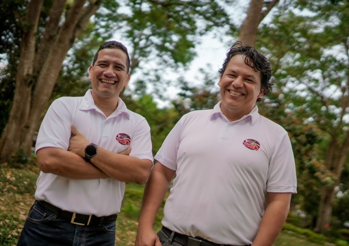 Profesores sonriendo