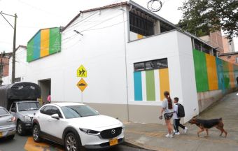 En Itagüí entregan renovada institución educativa que beneficia cerca de 500 estudiantes de preescolar y básica primaria