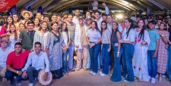 Petro encabezó en Uribia entrega de instituciones educativas y dotación tecnológica para comunidades Wayúu