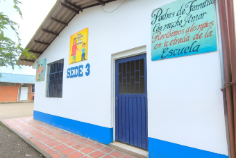 Más de 1.100 estudiantes del Chocó estrenan espacios educativos renovados