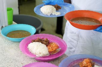 Alimentación escolar sigue