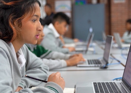 Estudiante presentando quiero ser quiero saber