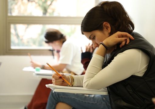 Estudiante presenta pruebas saber