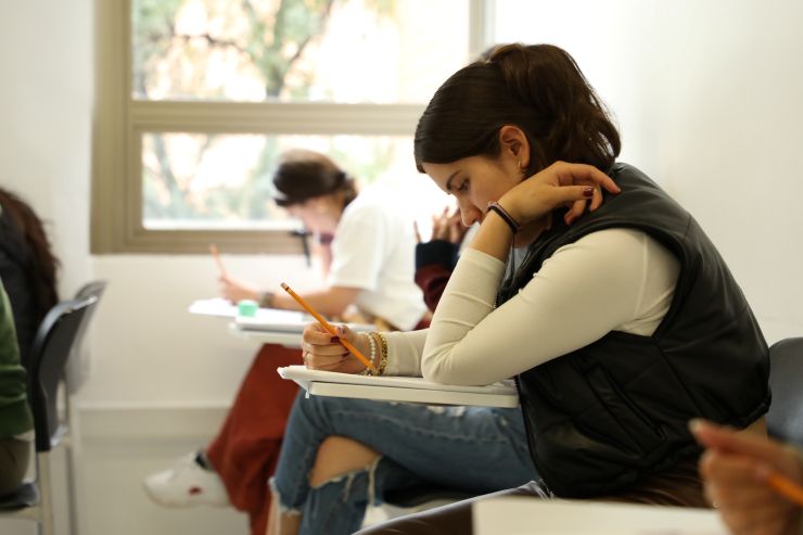 Estudiante presenta prueba saber Estudiante presenta prueba saber