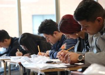 Estudiantes presentan pruebas