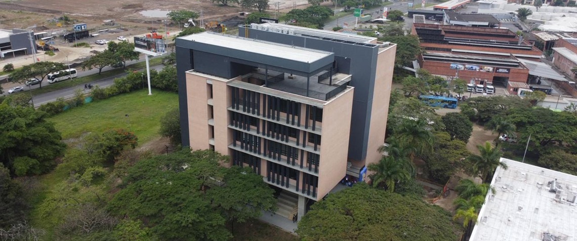 Imagen en dron de la Institución Universitaria Antonio José Camacho (Unicamacho) de Yumbo Valle