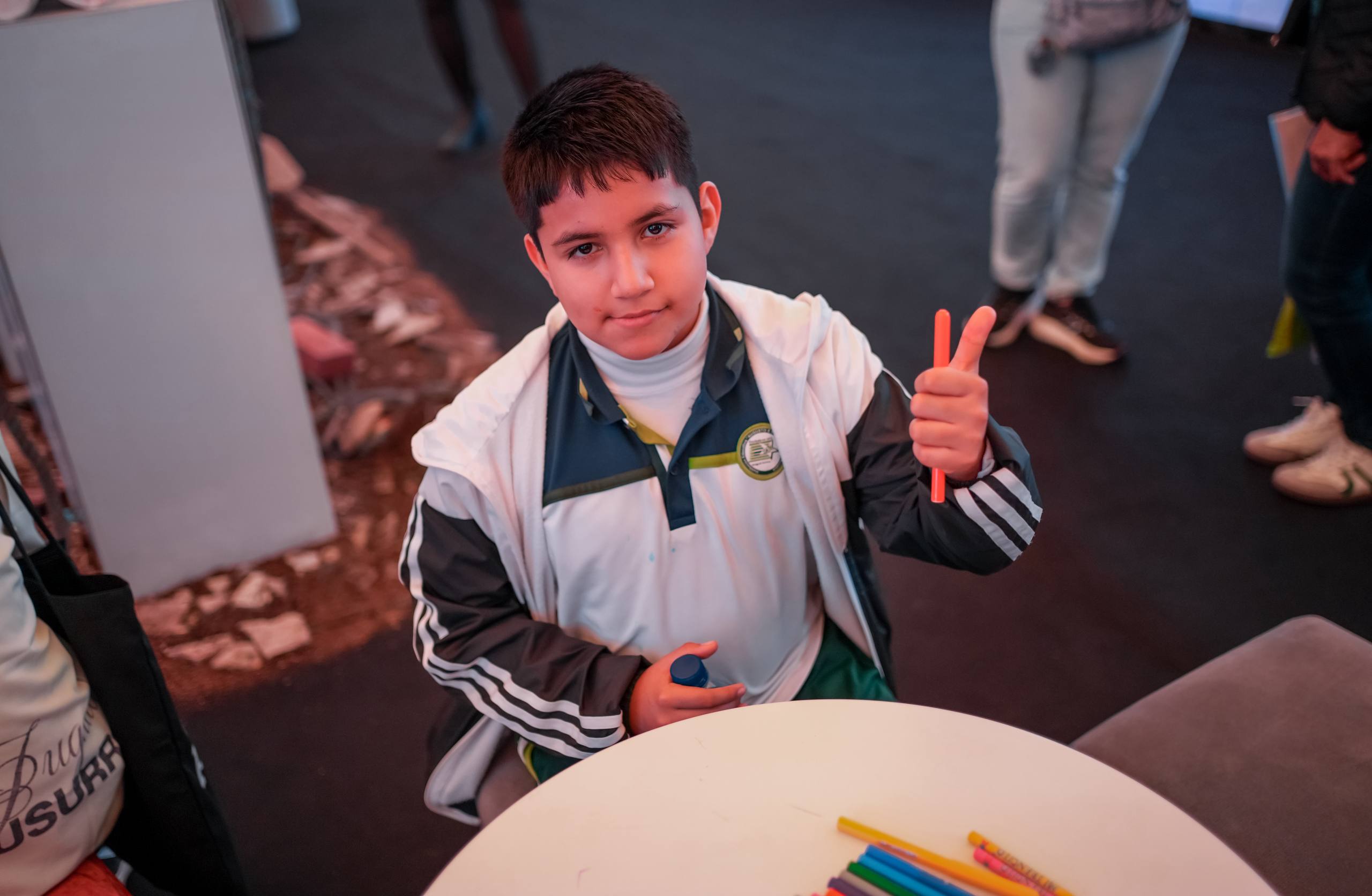 Estudiantes en la FILBO 2026