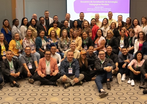 Foto de docentes que se capacitan para atender educacion del sistema de Responsabilidad Penal Adolescente