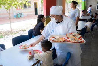Supervisan ejecución del PAE en zona rural de Pijiño del Carmen