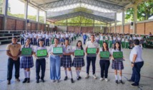 Entrega 600 computadores en Huila
