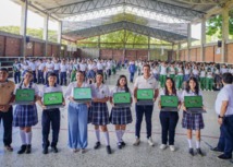 Entrega 600 computadores en Huila