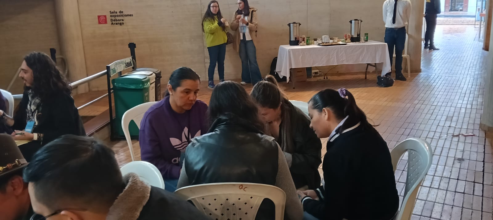 Diálogos de sectores educativos en Bogotá