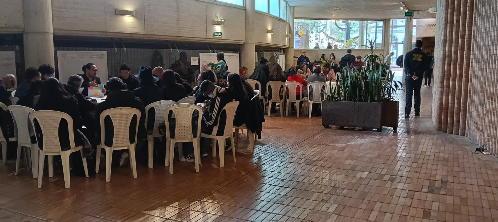 Diálogos de sectores educativos en Bogotá
