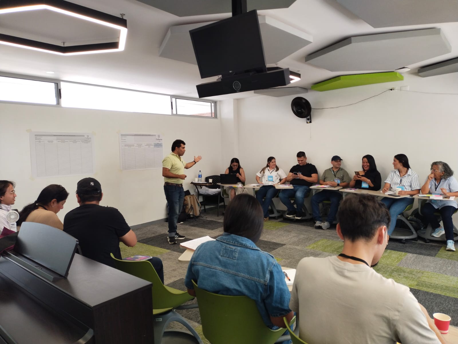 Diálogos de sectores educativos en Bucaramanga