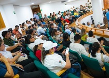 Asistentes a la audiencia pública sobre la Ley de Competencias en Ibagué, Tolima