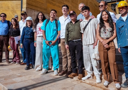 presidente petro, ministro daniel rojas y comunidad academica de la UIS en Malaga