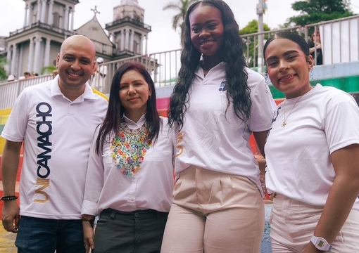 representantes de la unicamacho y la viceministra maritza molina