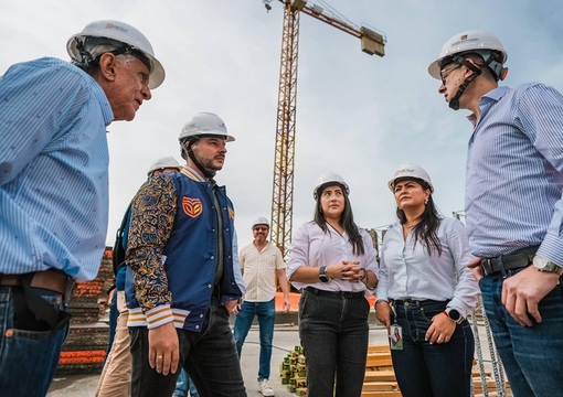 Ministro de Educación Daniel Rojas en recorrido de obra del Instituto Universitario de Envigado