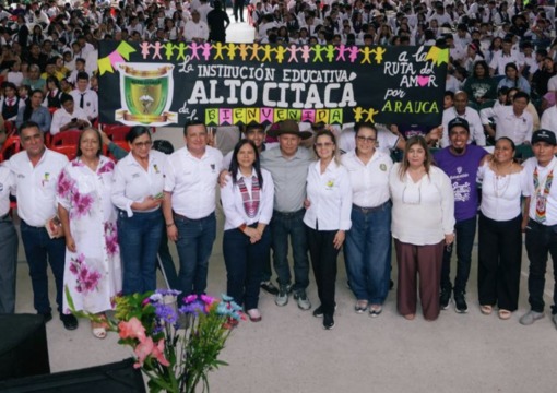 Foto - Viceministra de educación en la institución educativa ALTO CITACA