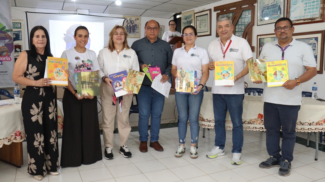 Participantes del Centro de Memoria educativa en Bucarasica, Norte de Santander