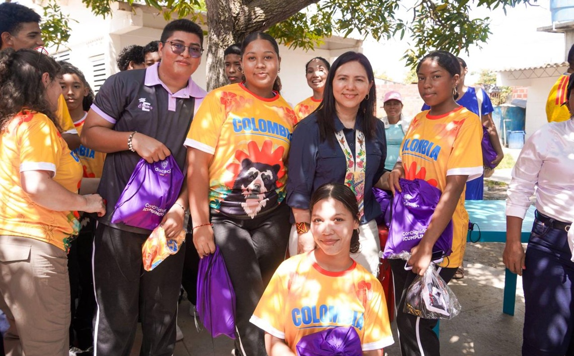 Viceministra Maritza Molina Acosta en la Ruta del Amor por Bolívar