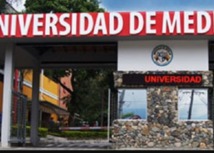 Fachada de la Universidad de Medellín