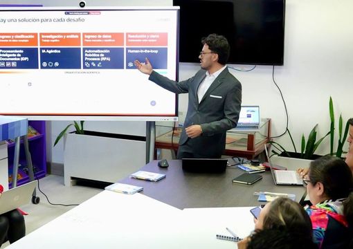 Foto de capacitación en IA