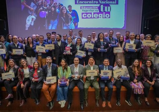 Oficial Encuentro Es en tu cole