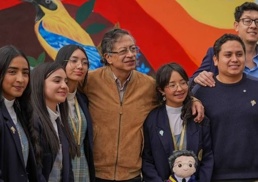 Petro entregó nuevas aulas modulares en la Institución Educativa Municipal San Juan Bautista de La Salle