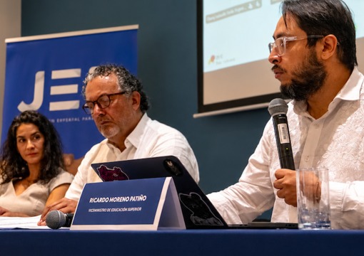foto viceministro y funcionarios de la jep