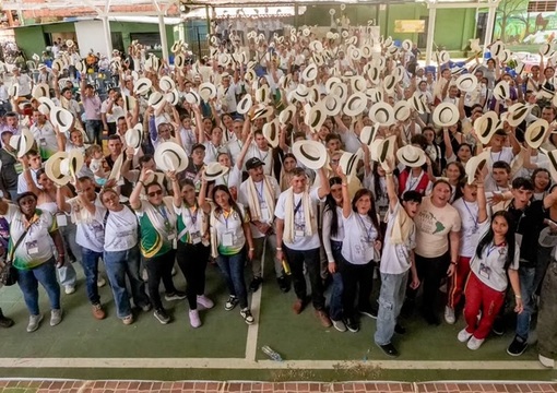 Asistentes al lanzamiento del Proyectos Institucionales Educativos, Campesinos y Rurales (PEICR)